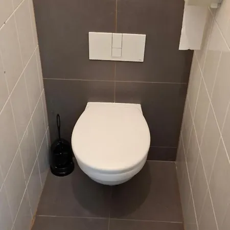 بيت شباب Serzio 1 *